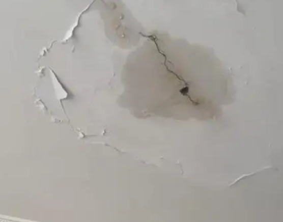 屯昌阳台漏水维修公司分享下屋面防水工程质量问题原因分析